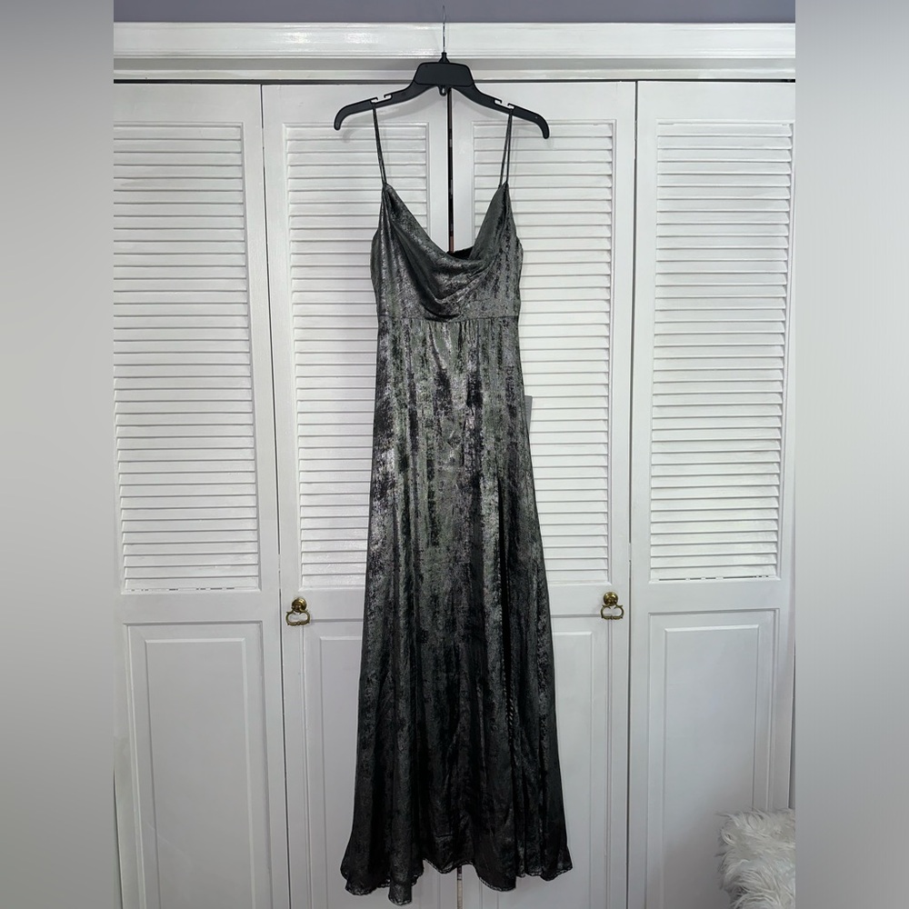 LULU’S METALLIC COWL NECK MAXI
